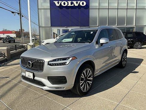 Used 2022 Volvo XC90 T6 Momentum w/ Advanced Package AWD/4WD image 3