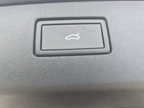 New 2026 Volkswagen Tiguan SE R-Line AWD/4WD image 18
