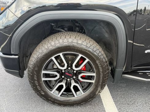 Used 2023 GMC Sierra 1500 AT4 w/ AT4 Preferred Package AWD/4WD image 11