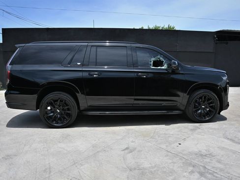 Used 2021 Cadillac Escalade ESV Sport AWD/4WD image 6