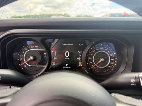 Used 2025 Jeep Gladiator Rubicon AWD/4WD image 7