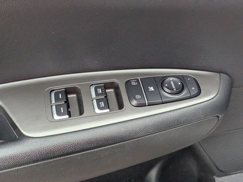 Used 2019 Kia Optima S image 22