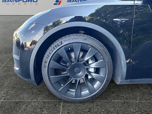 Used 2021 Tesla Model Y Long Range AWD/4WD image 14