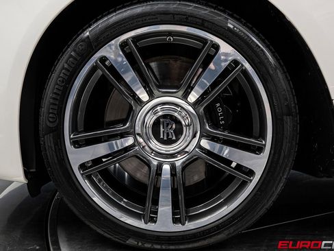 Used 2018 Rolls-Royce Wraith image 16
