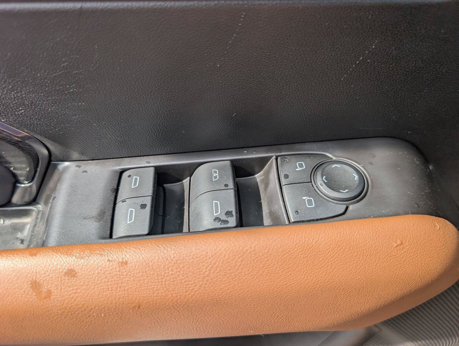Used 2024 GMC Canyon AT4 w/ Technology Package AWD/4WD image 31