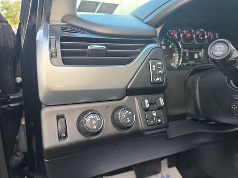 Used 2019 Chevrolet Tahoe LT w/ LT Signature Package AWD/4WD image 22