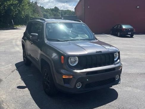 Used 2019 Jeep Renegade Altitude w/ Quick Order Package 2XM AWD/4WD image 3