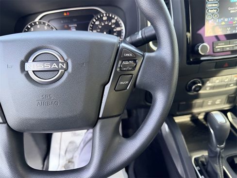 Used 2022 Nissan Frontier SV image 26