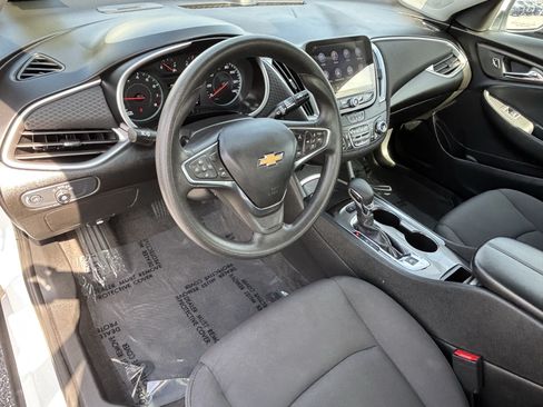 Used 2024 Chevrolet Malibu LT FWD image 17