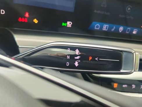 Used 2024 Cadillac Lyriq Luxury image 45