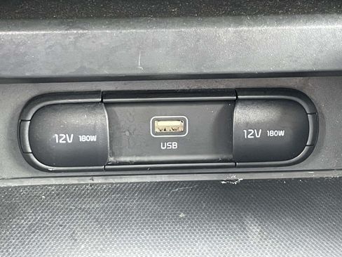 Used 2025 Kia Soul LX w/ LX Technology Package FWD image 25
