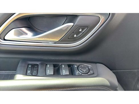 Used 2024 Chevrolet Tahoe Z71 w/ Luxury Package AWD/4WD image 19
