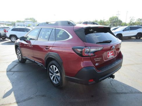 Used 2023 Subaru Outback Premium AWD/4WD image 9