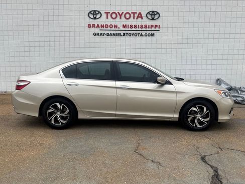 Used 2017 Honda Accord LX image 1