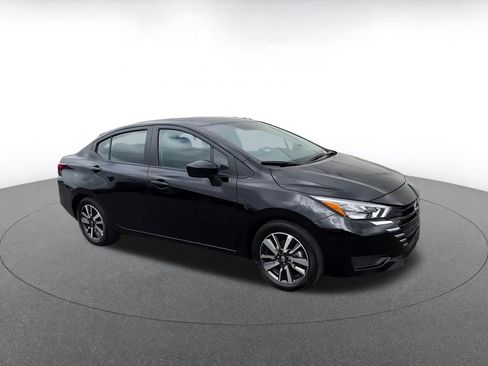Used 2025 Nissan Versa SV FWD image 2