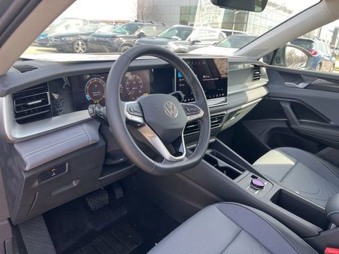 New 2026 Volkswagen Tiguan SE AWD/4WD image 12