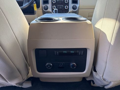 Used 2015 Ford Expedition XLT AWD/4WD image 26