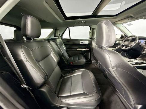 Certified 2021 Ford Explorer Limited w/ Hybrid Equipment Group 310A image 30