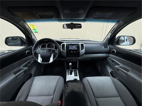 Used 2014 Toyota Tacoma PreRunner image 8