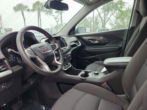 Used 2023 GMC Terrain SLE w/ Driver Convenience Package image 16