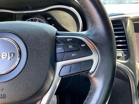 Used 2018 Jeep Grand Cherokee Altitude AWD/4WD image 23