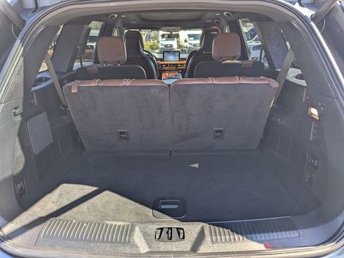 Certified 2023 Lincoln Aviator Reserve w/ Equipment Group 201A image 9