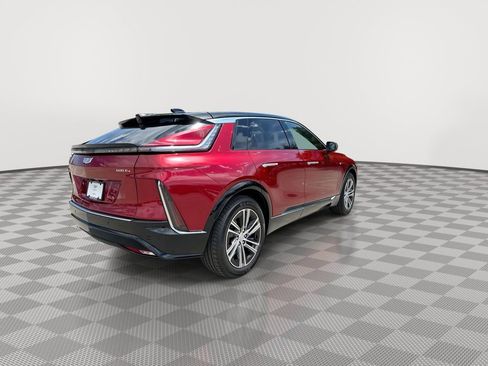 New 2025 Cadillac Lyriq Luxury AWD/4WD image 9