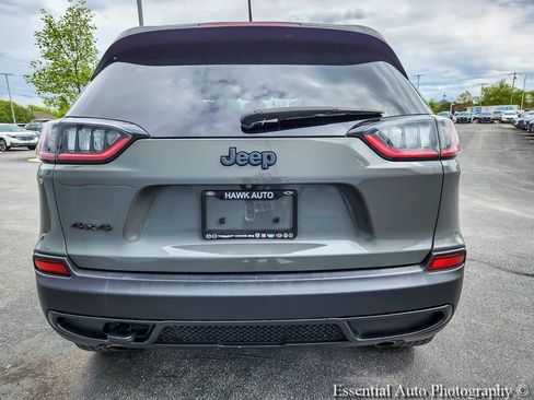Used 2019 Jeep Cherokee Latitude AWD/4WD image 5
