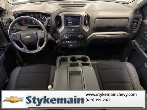 Used 2023 Chevrolet Silverado 1500 Custom image 3