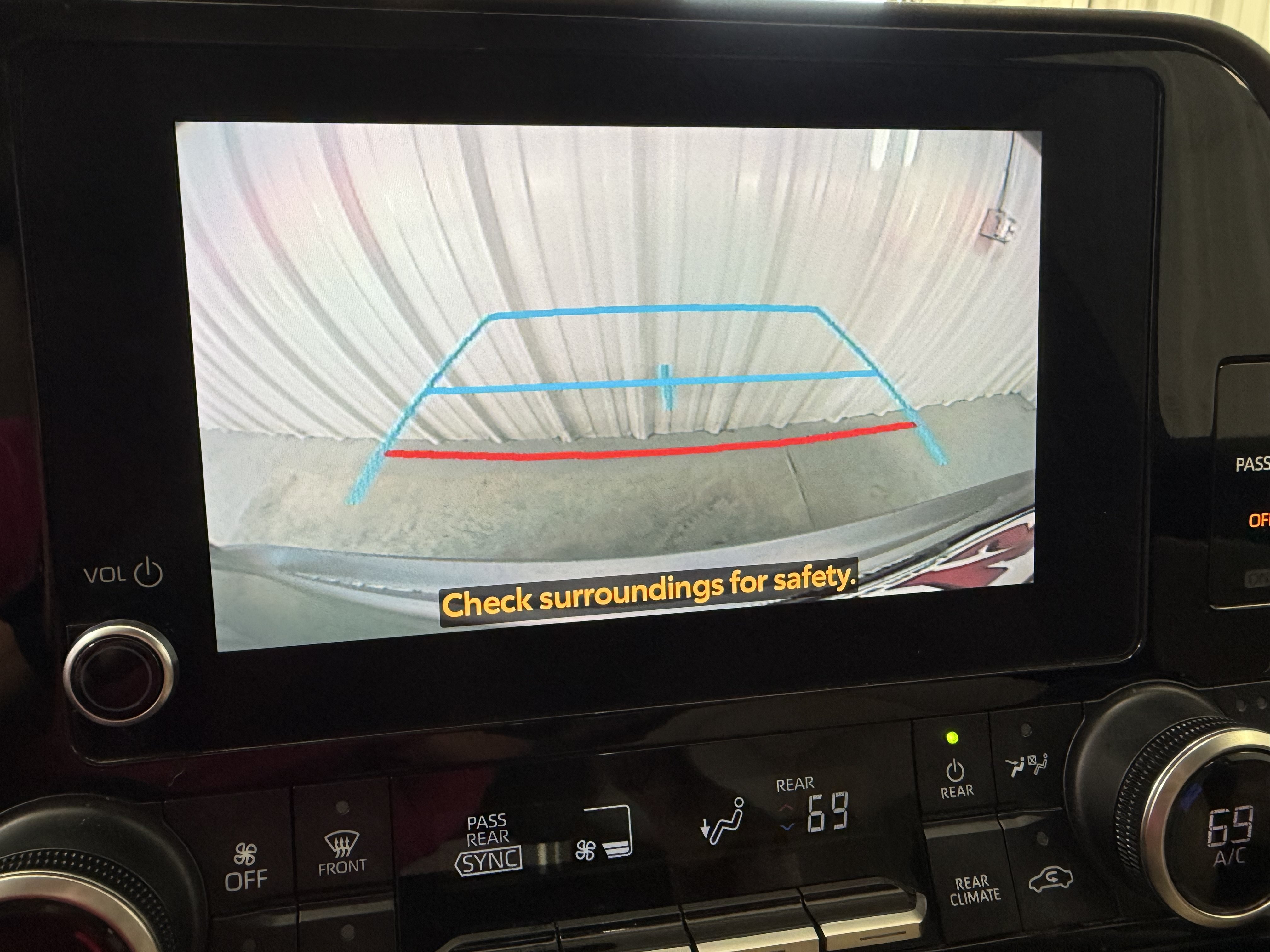 Used 2023 Toyota Highlander XLE AWD/4WD image 13