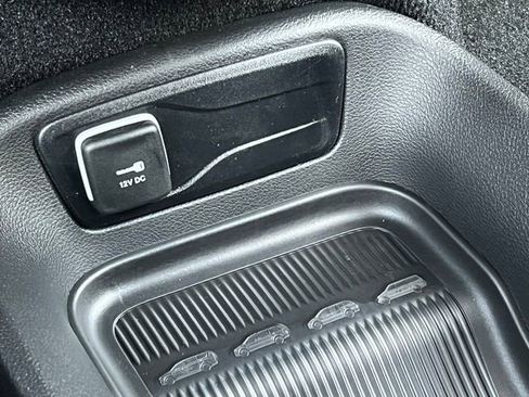 New 2026 Chrysler Pacifica Select image 30