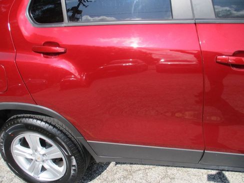 Used 2021 Chevrolet Trax LS w/ Tint and Cruise Package FWD image 19
