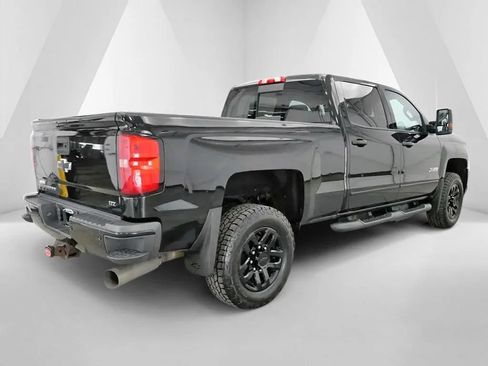 Used 2019 Chevrolet Silverado 2500 LTZ w/ Duramax Plus Package AWD/4WD image 7