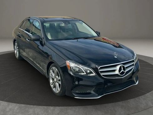 Used 2016 Mercedes-Benz E 350 4MATIC Sedan w/ Premium Package image 11