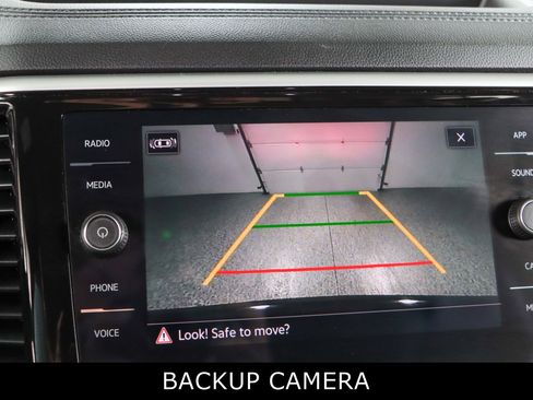 Used 2022 Volkswagen Atlas Cross Sport SE image 18