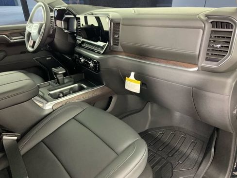 Used 2026 GMC Sierra 1500 SLT AWD/4WD image 13
