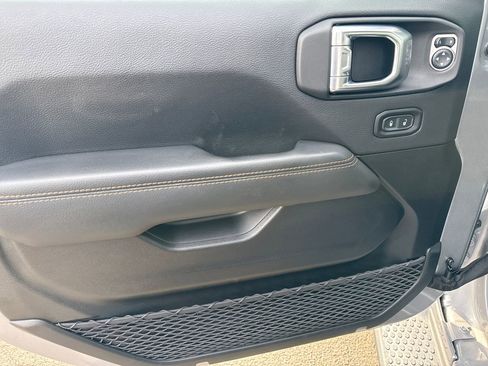 Used 2021 Jeep Wrangler Unlimited Sahara image 16