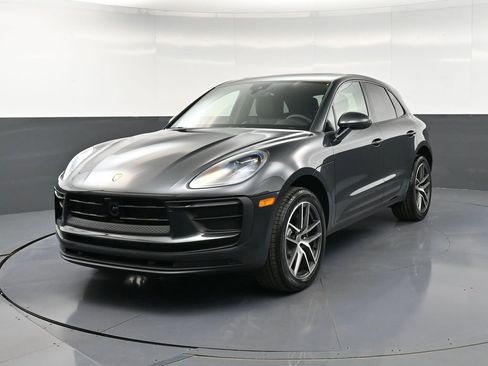 New 2026 Porsche Macan AWD/4WD image 6