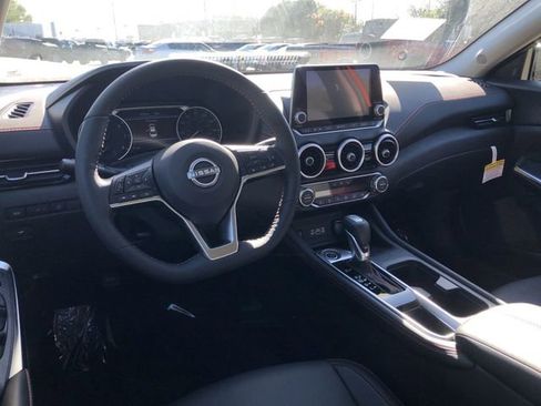 Certified 2025 Nissan Sentra SR w/ SR Premium Package image 17