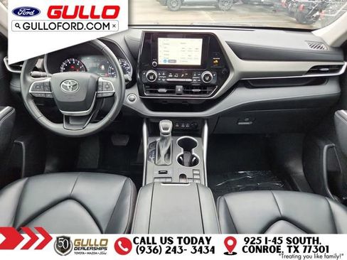Used 2024 Toyota Highlander XLE AWD/4WD image 11