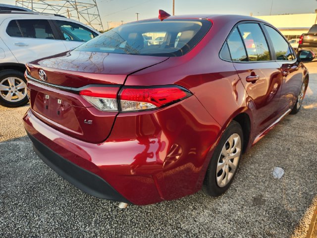 Used 2025 Toyota Corolla LE FWD image 5