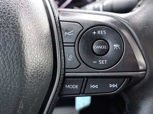 Used 2024 Toyota Camry SE image 19