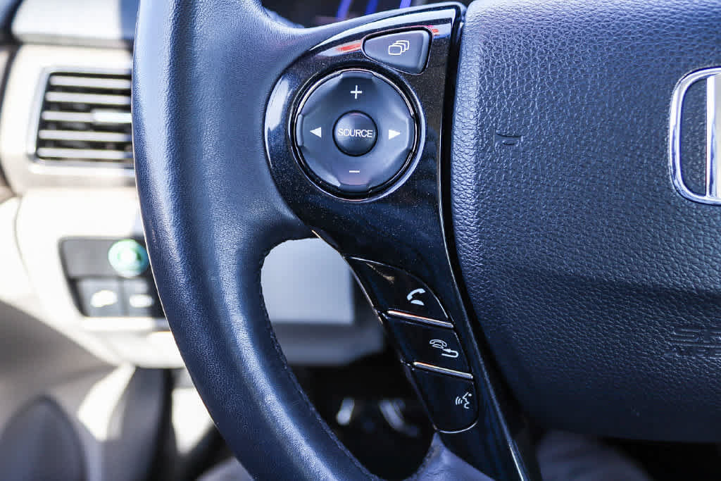 Used 2014 Honda Accord Plug-In Sedan image 22