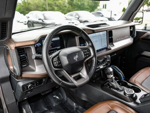 Used 2023 Ford Bronco Outer Banks image 11