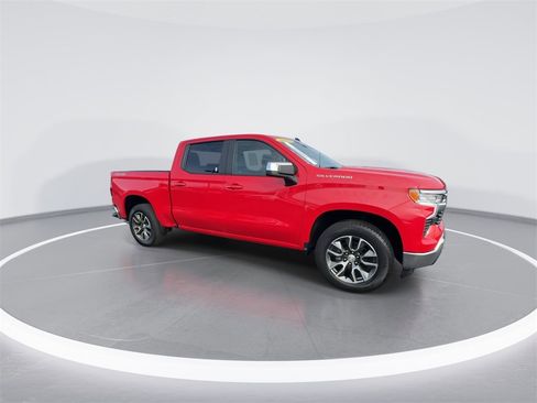 Used 2022 Chevrolet Silverado 1500 LT image 2