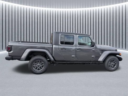 New 2026 Jeep Gladiator Sport AWD/4WD image 7