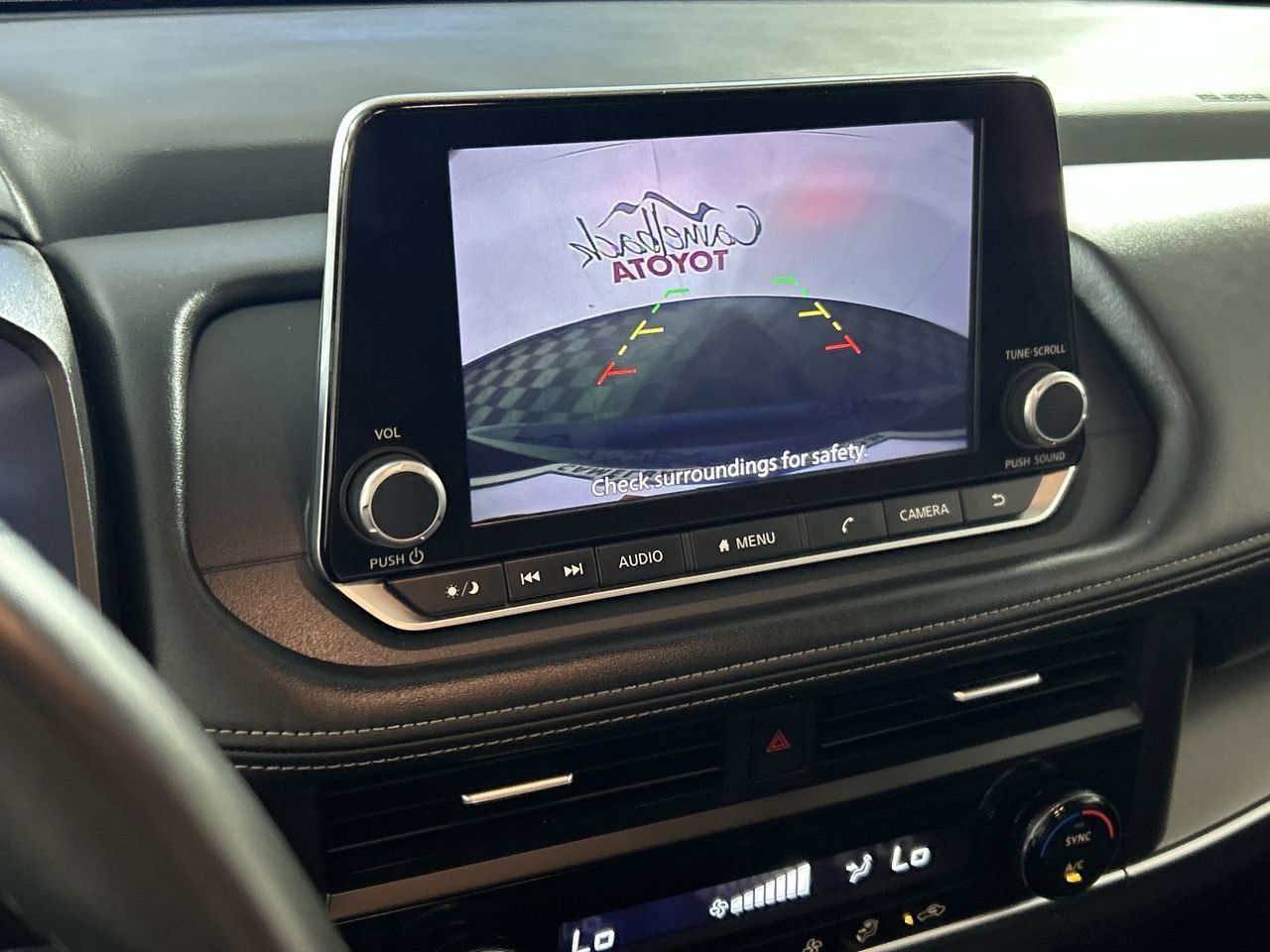 Used 2025 Nissan Rogue SV AWD/4WD image 18