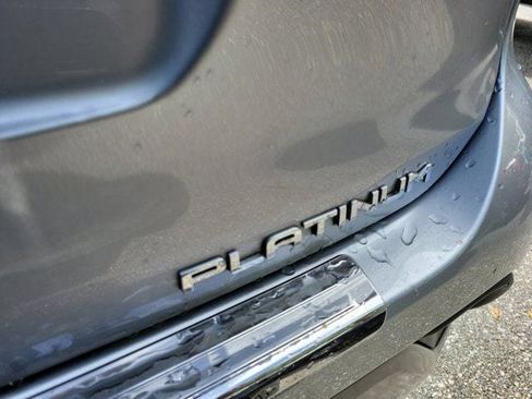 Used 2022 Toyota Highlander Platinum image 9