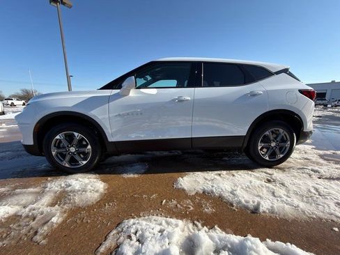 Used 2025 Chevrolet Blazer LT image 11