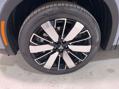 New 2025 Mitsubishi Outlander SE image 9